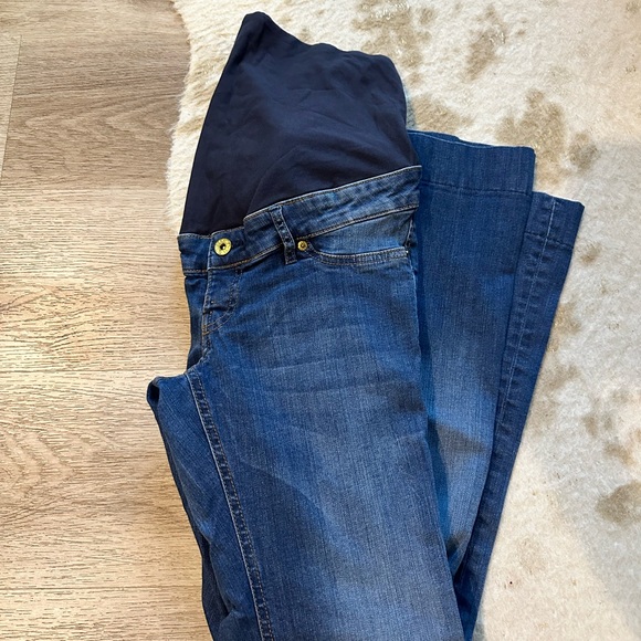Classic Blue Women's Maternity Jeans - Picture 1 of 6